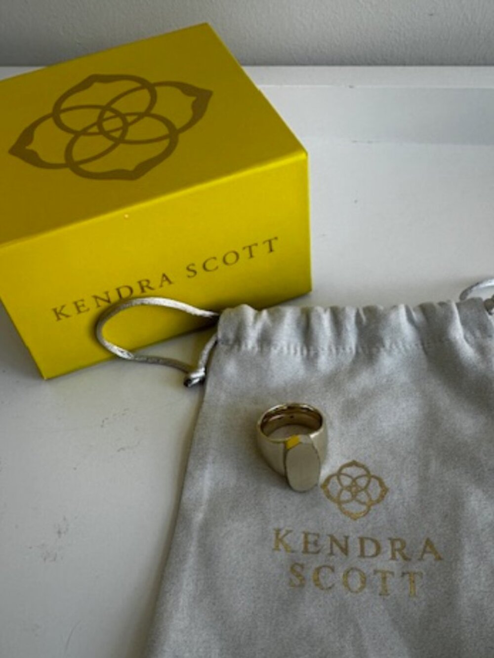 Kendra Scott Gold Signet Ring size 7